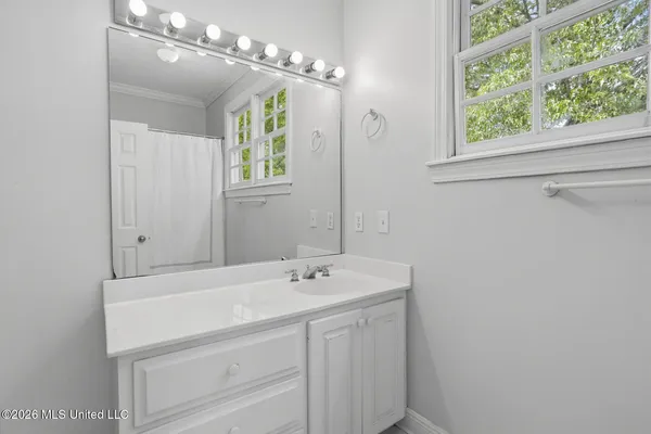$425,000 | 127 Hawthorne Vale, Ridgeland, MS 39157