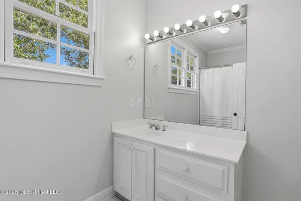 $425,000 | 127 Hawthorne Vale, Ridgeland, MS 39157