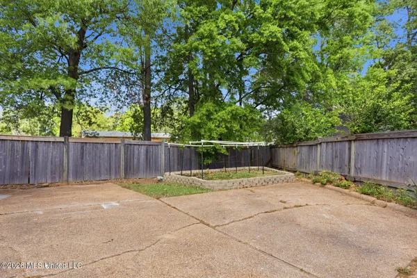 $425,000 | 127 Hawthorne Vale, Ridgeland, MS 39157