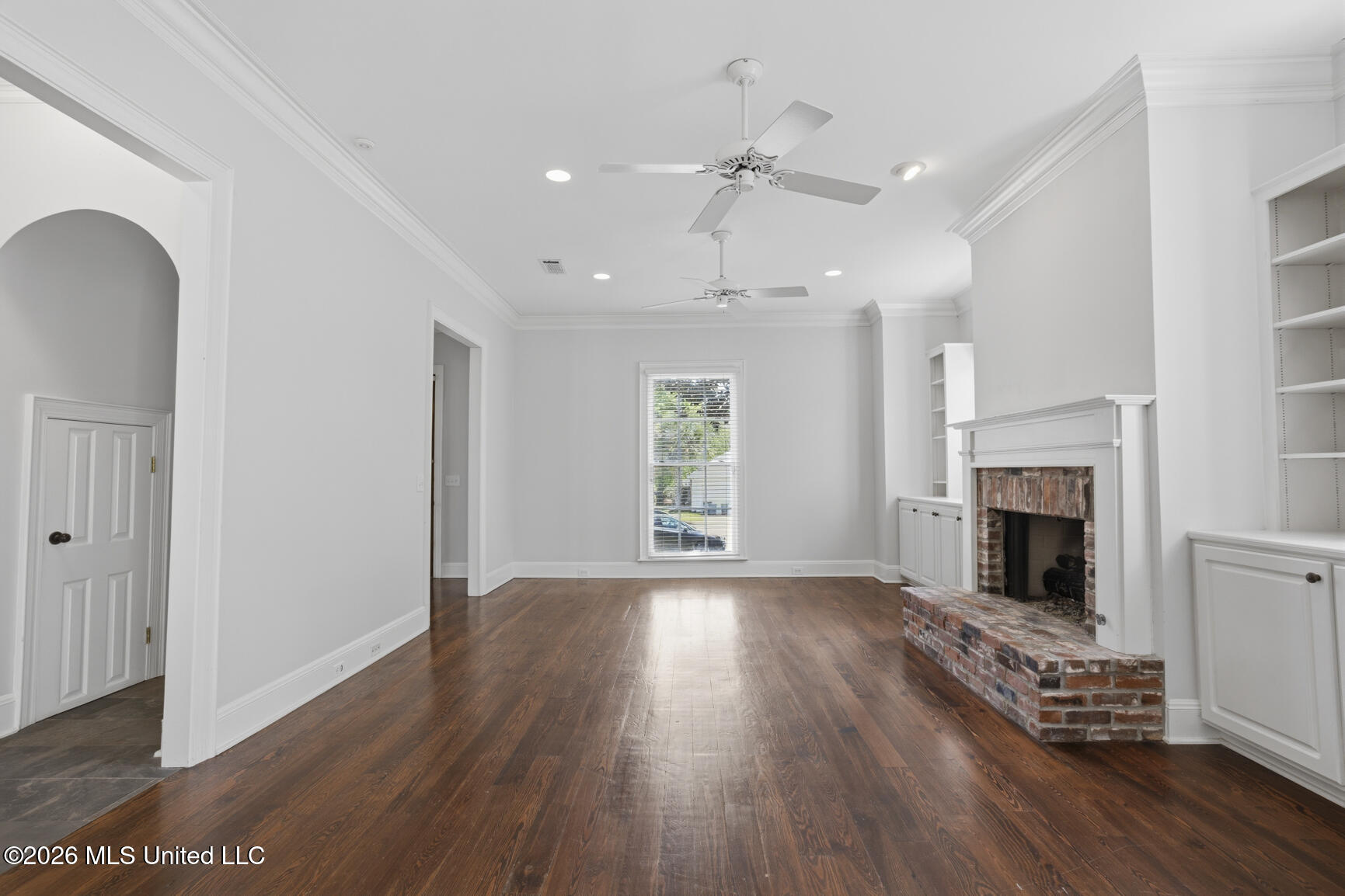 127 Hawthorne Vale Ridgeland, MS 39157 - Photo 6 of 38 127 Hawthorn Vale-11