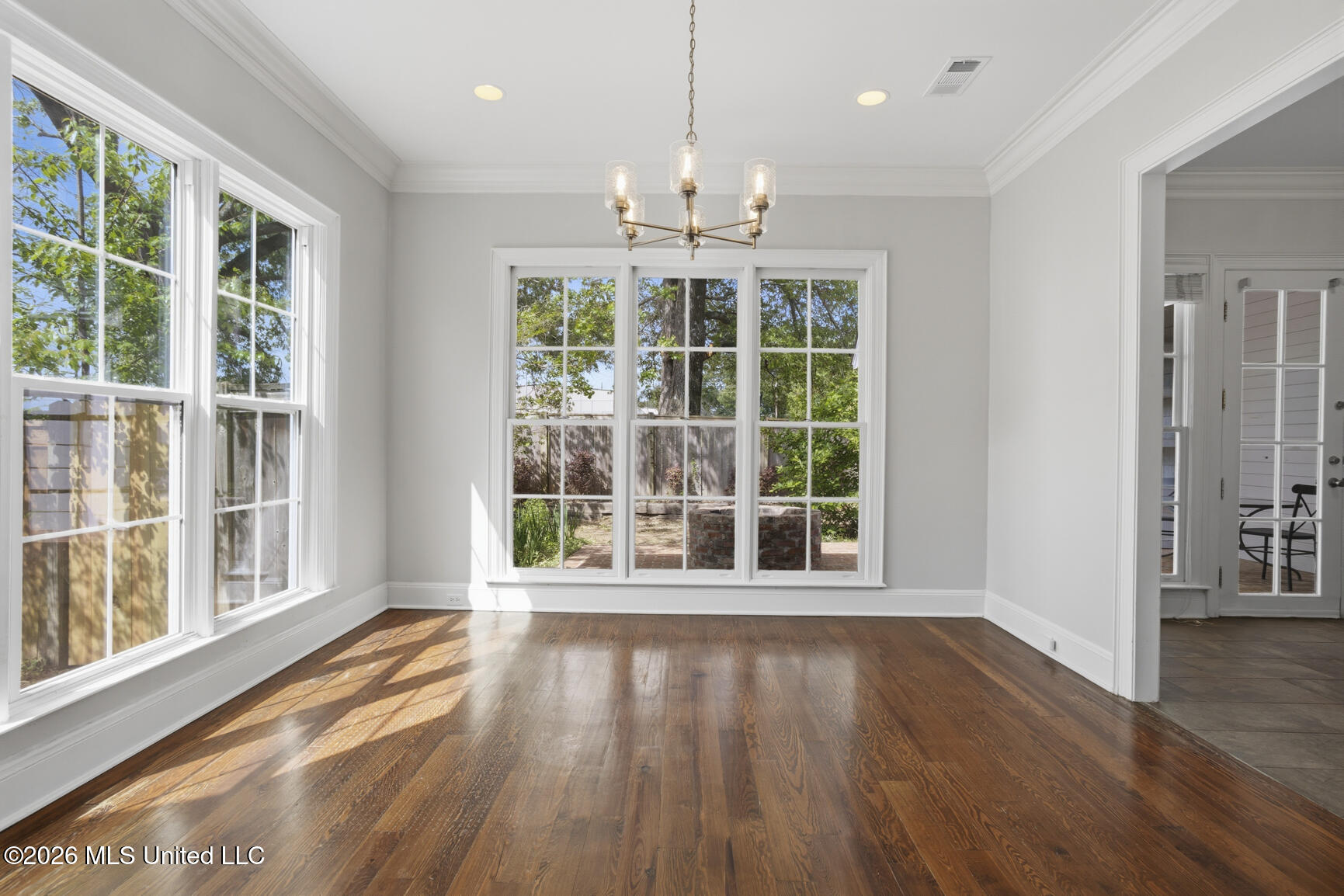 127 Hawthorne Vale Ridgeland, MS 39157 - Photo 7 of 38 127 Hawthorn Vale-8