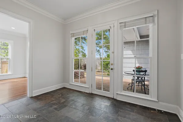$425,000 | 127 Hawthorne Vale, Ridgeland, MS 39157