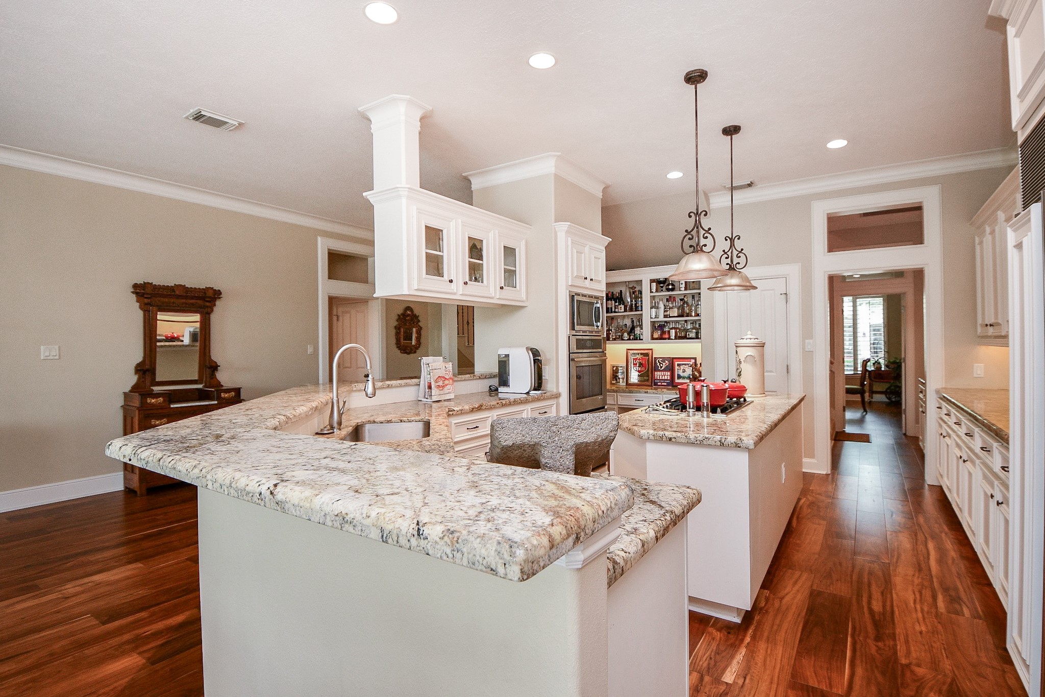 12711 Waterside Way Houston, TX 77041 - Photo 16 of 48 Perfect for entertaining. Butler's pantry attached.