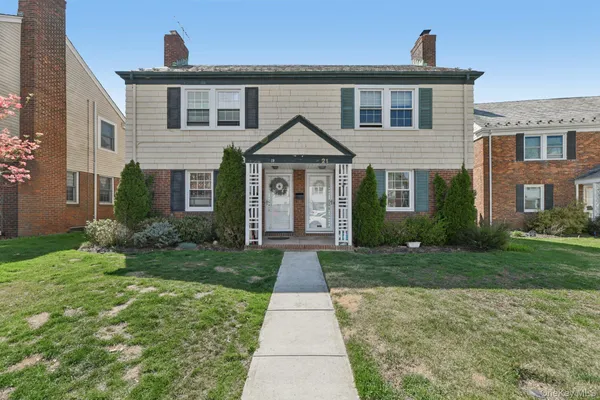 $5,950 | 21 Bayview Court, Manhasset, NY 11030