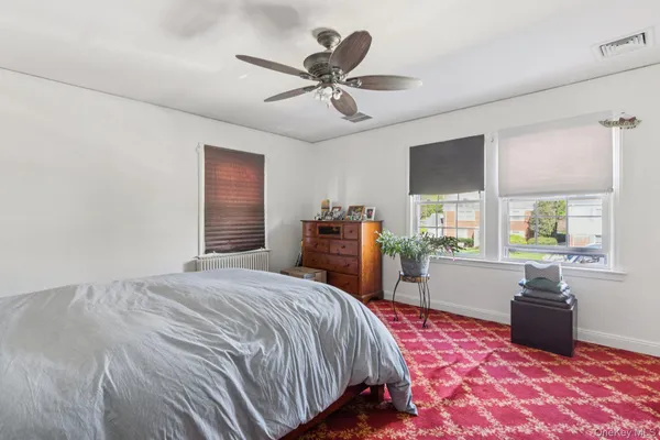 $5,950 | 21 Bayview Court, Manhasset, NY 11030