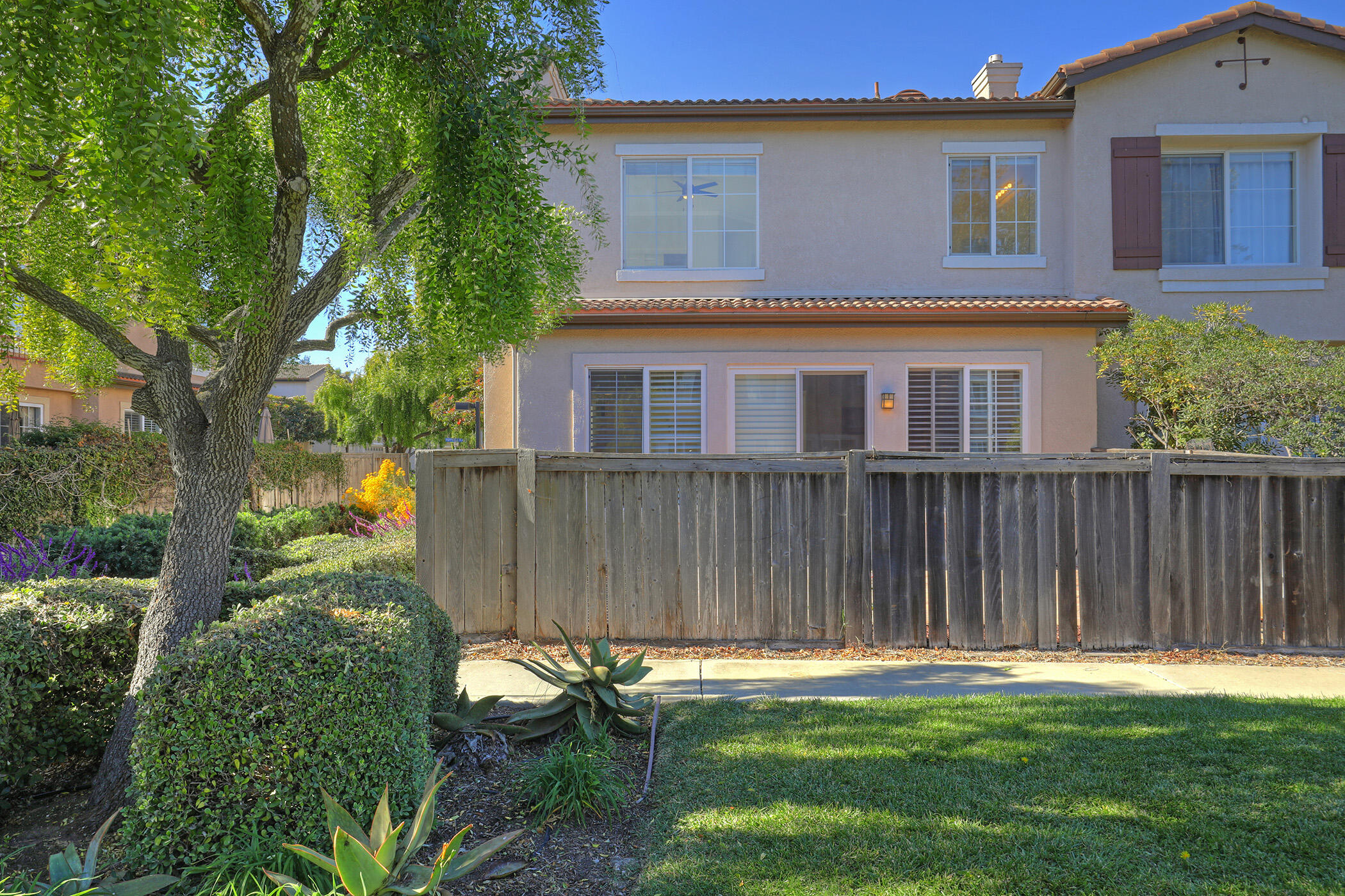 562 Poppyfield Place Goleta, CA 93117 - Photo 21 of 31 Back of Home