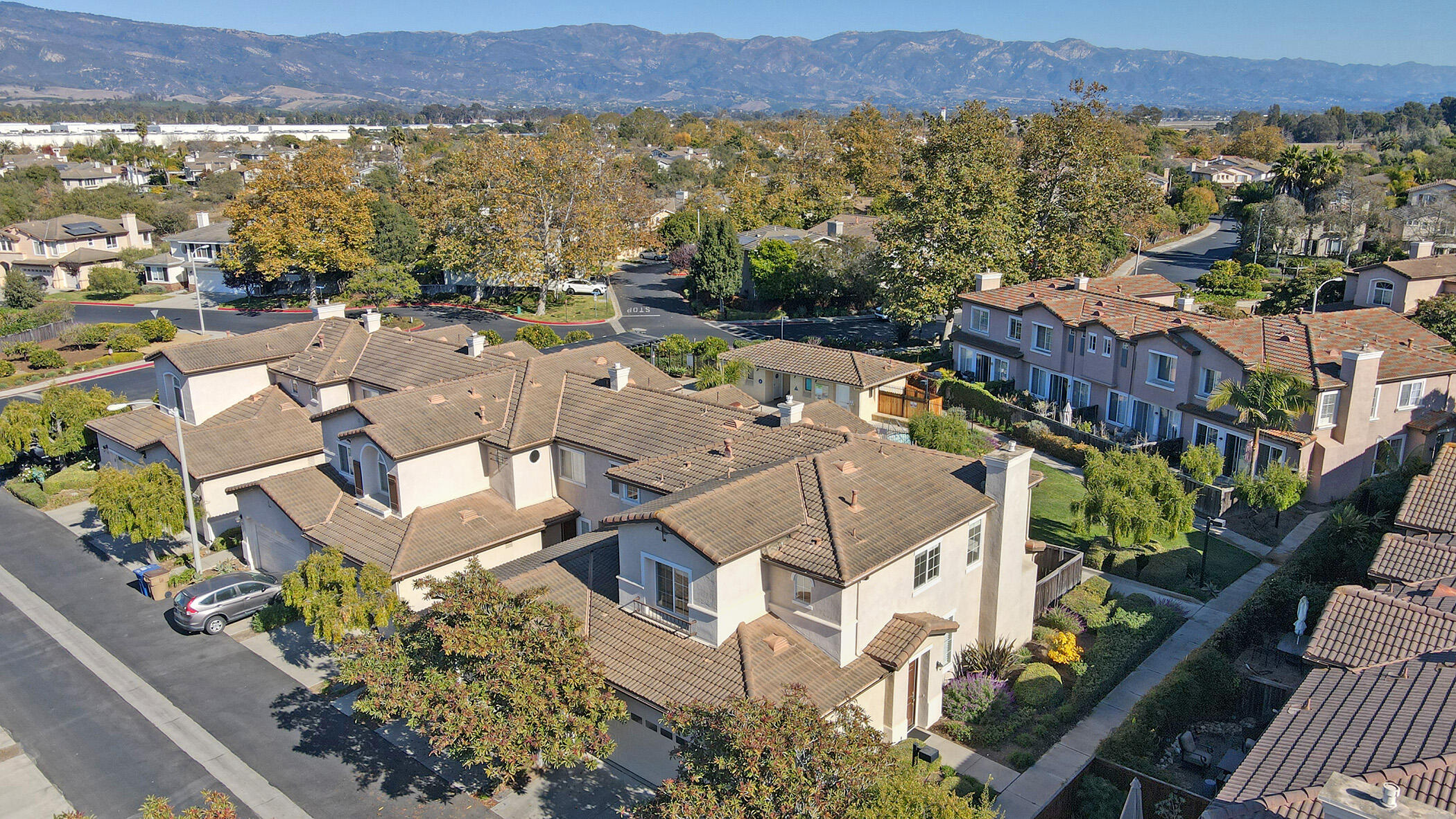 562 Poppyfield Place Goleta, CA 93117 - Photo 26 of 31 Aerial