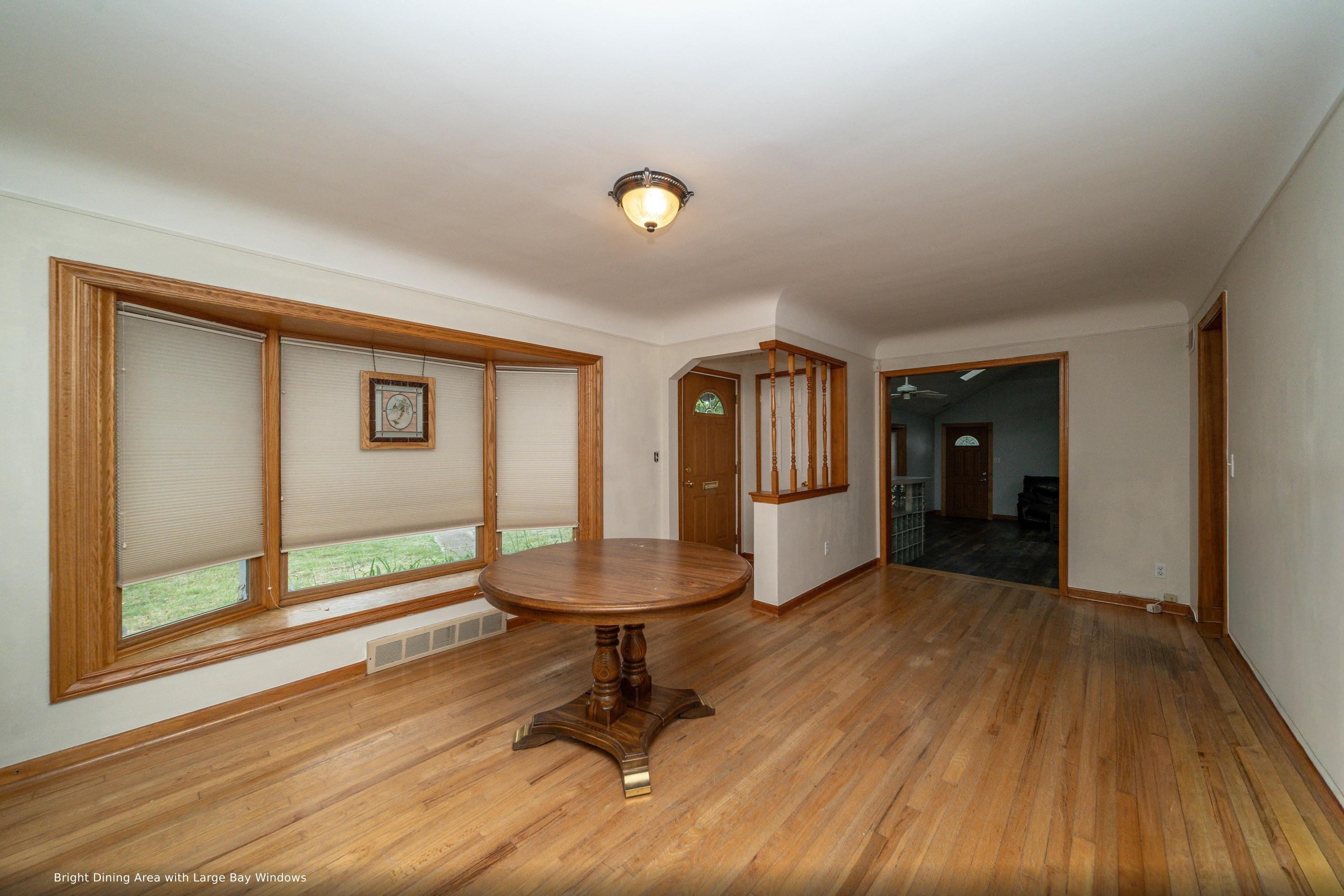 14521 Merriman Road Livonia, MI 48154 - Photo 6 of 33 livonia-mi-dining-room-5