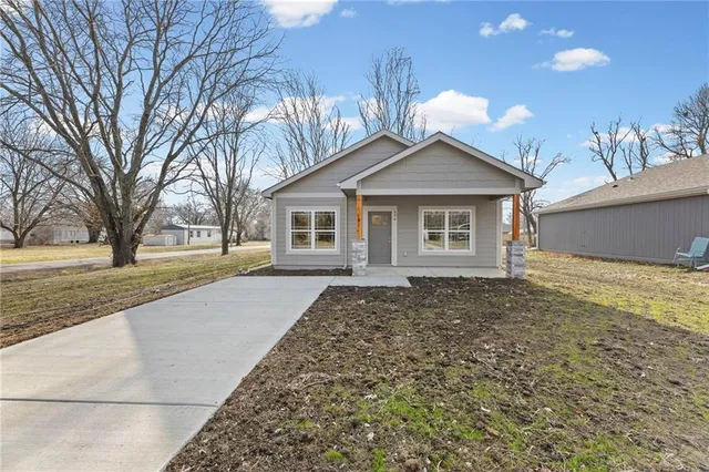 $216,900 | 846 East Hamblin Street, Ottawa, KS 66067