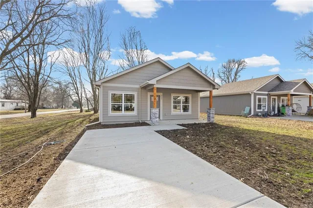 $216,900 | 846 East Hamblin Street, Ottawa, KS 66067