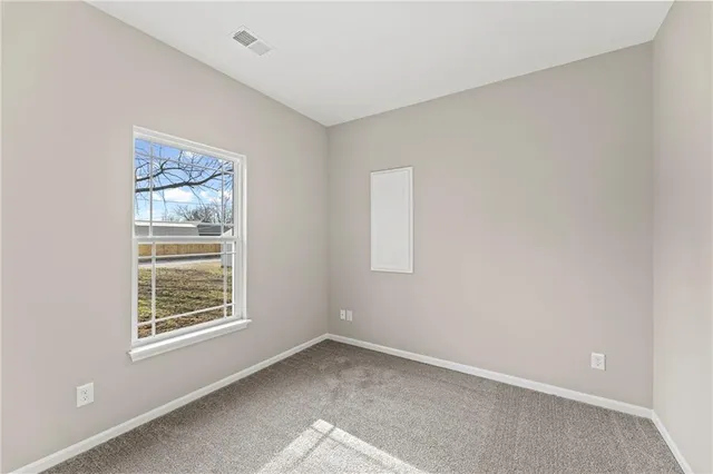 $216,900 | 846 East Hamblin Street, Ottawa, KS 66067