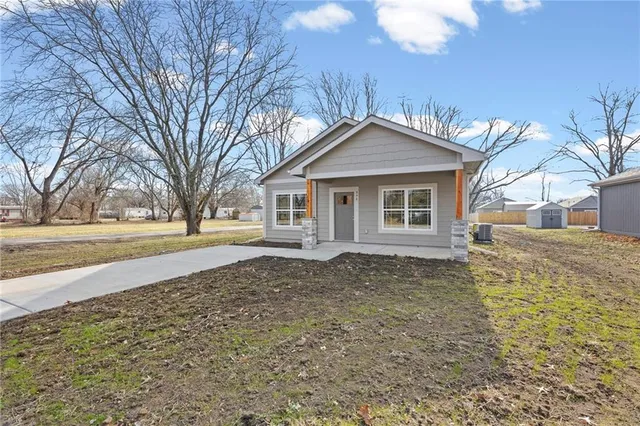 $216,900 | 846 East Hamblin Street, Ottawa, KS 66067