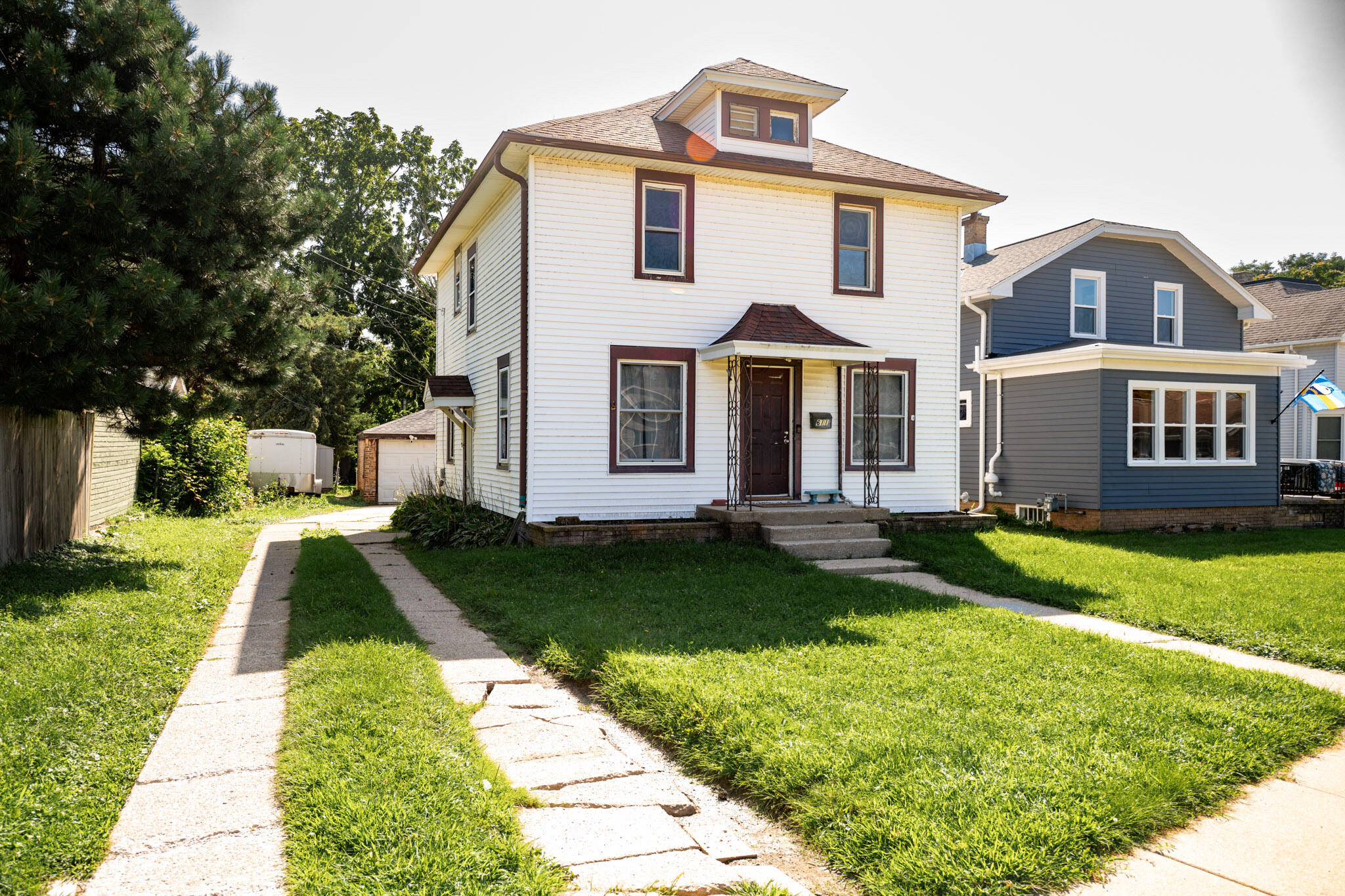 611 West Boulevard Racine, WI 53405 - Photo 2 of 16 611 West Blvd 2