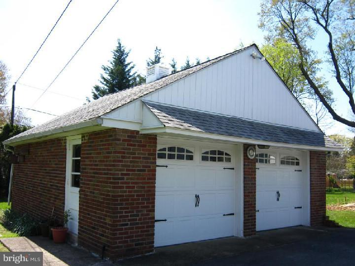 440 Hawarden Road Springfield, PA 19064 - Photo 22 of 24 Garage