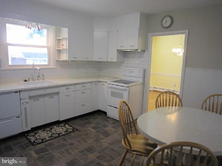 440 Hawarden Road Springfield, PA 19064 - Photo 8 of 24 Kitchen