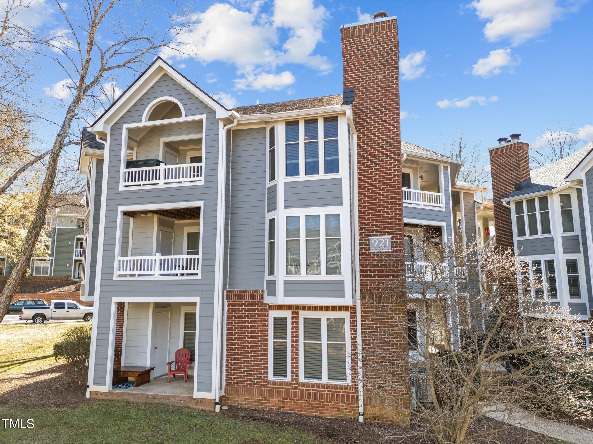 921 Washington Street, Unit 101 Raleigh, NC 27605 - Photo 1 of 30 1-web-or-mls-DJI_20250117115634_0734_D