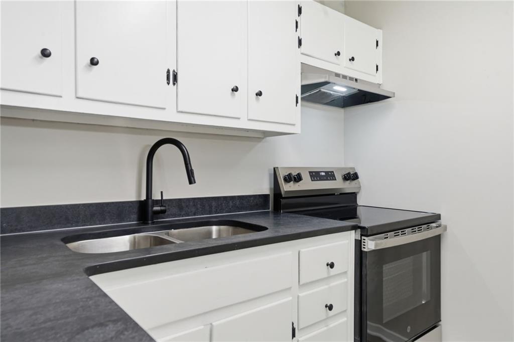 4913 Bartlett Road Forest Park, GA 30297 - Photo 11 of 30
