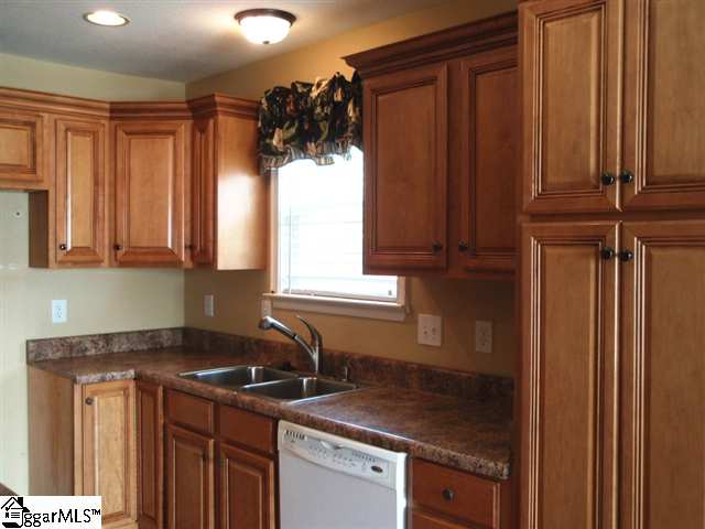2546 Holiday Road Greer, SC 29651 - Photo 13 of 25