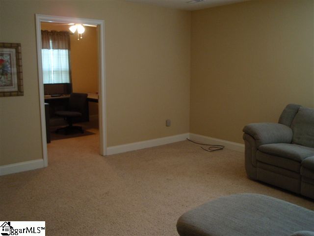 2546 Holiday Road Greer, SC 29651 - Photo 10 of 25