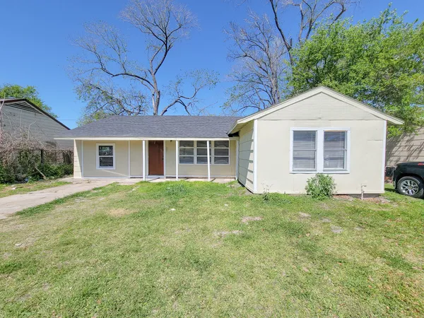 $1,725 | 5815 Southseas Street, Houston, TX 77033