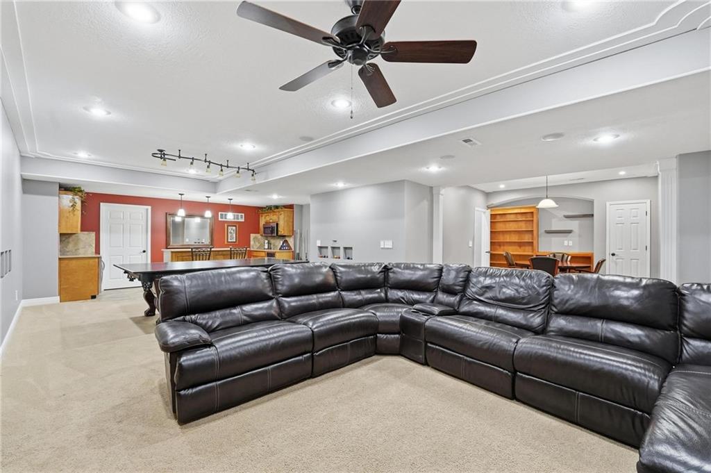 707 Northeast Sundance Trail Lee's Summit, MO 64086 - Photo 33 of 60