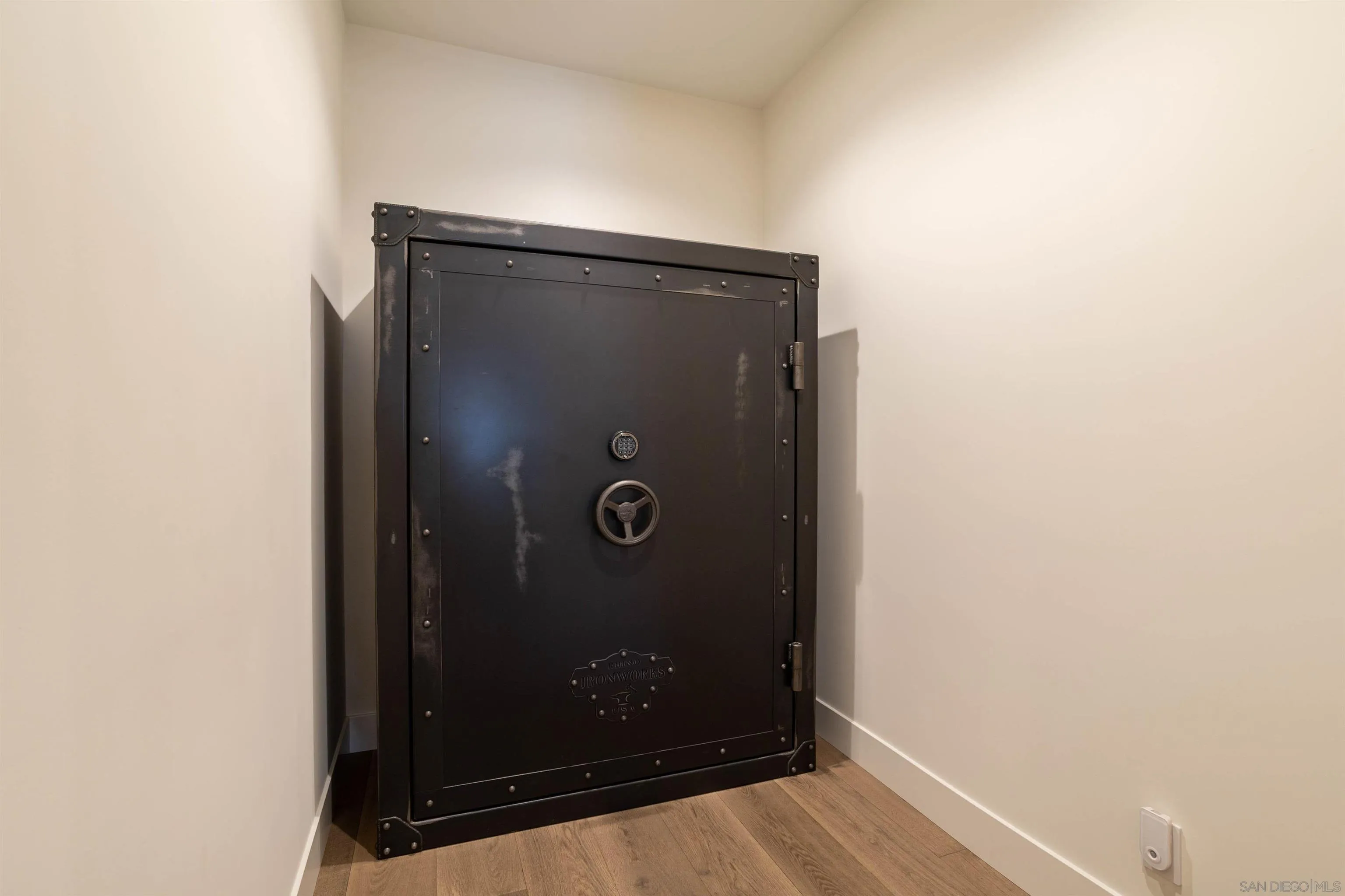 18085 Via Roma Yorba Linda, CA 92886 - Photo 20 of 62