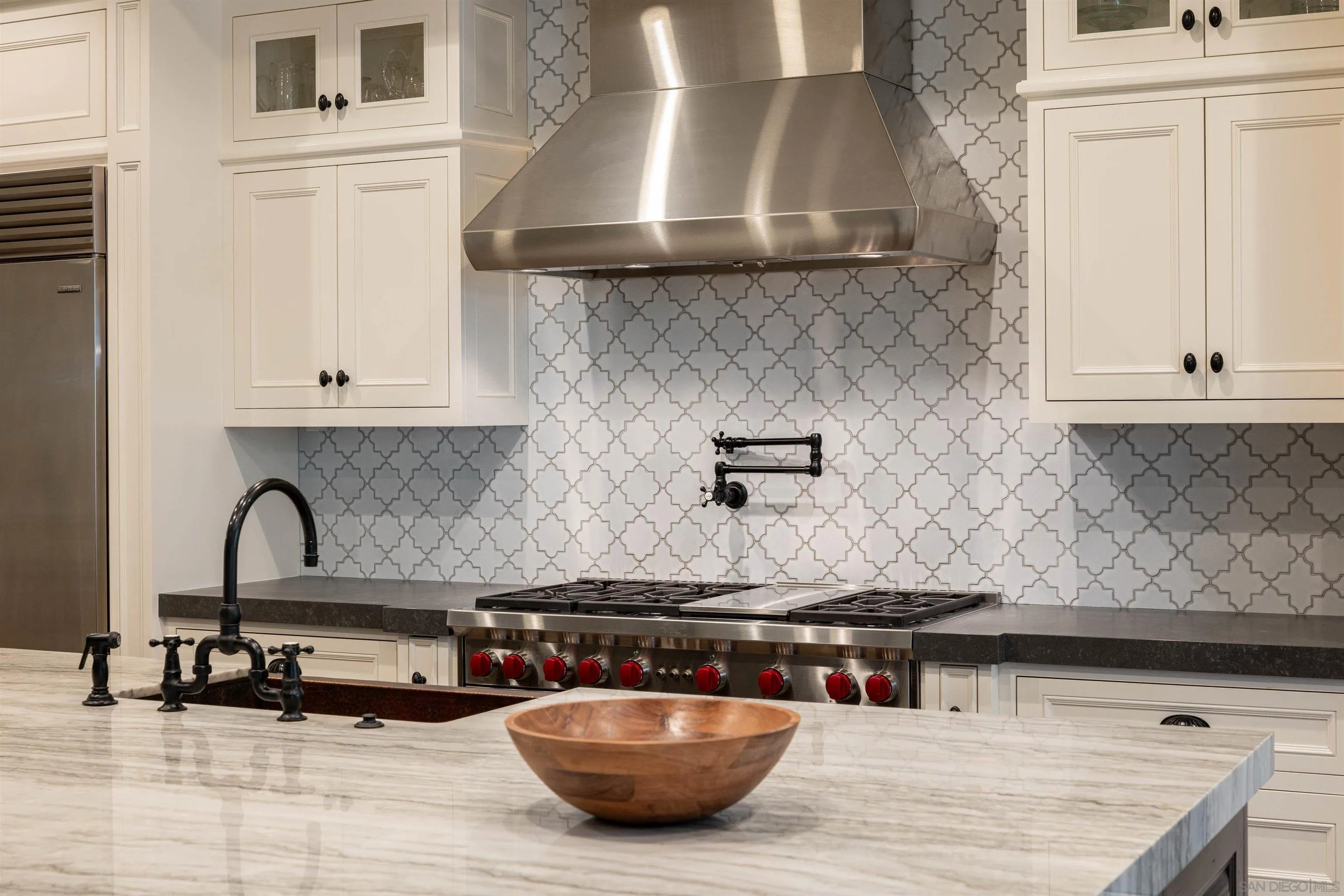 18085 Via Roma Yorba Linda, CA 92886 - Photo 5 of 62