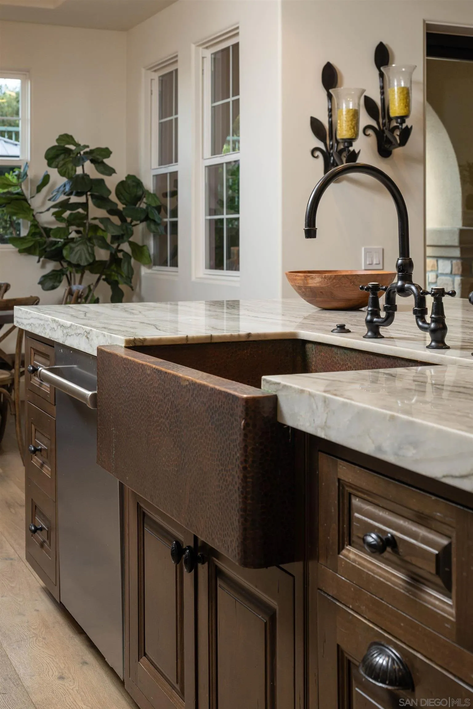 18085 Via Roma Yorba Linda, CA 92886 - Photo 8 of 62