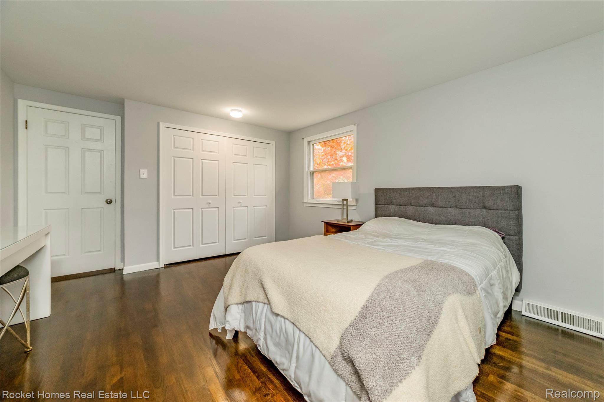 879 Foxhall Road Bloomfield Hills, MI 48304 - Photo 31 of 44 029-photo-bedroom-7719076.jpg