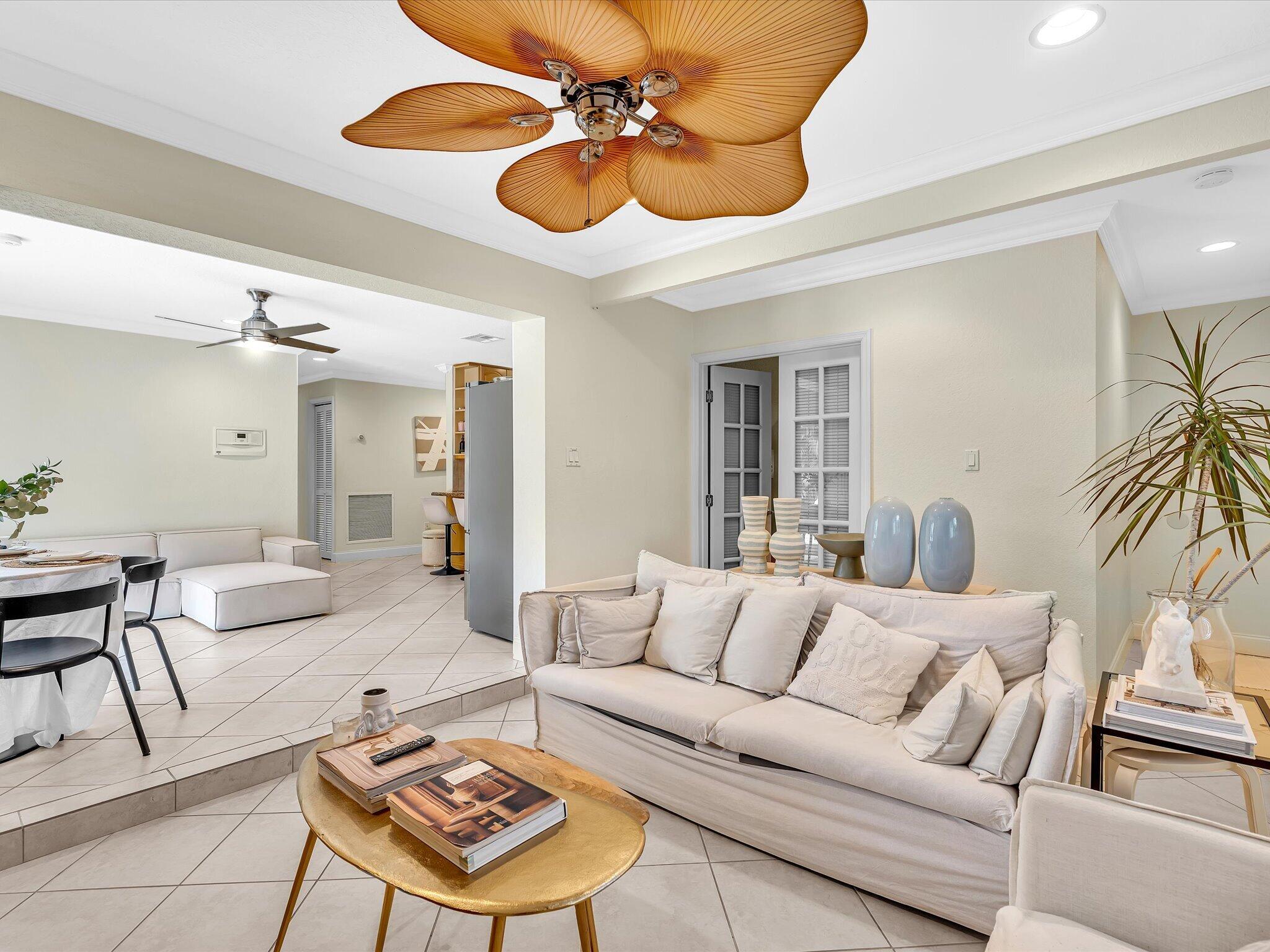 11 Forest Hills Lane Boca Raton, FL 33431 - Photo 7 of 59 Living Room