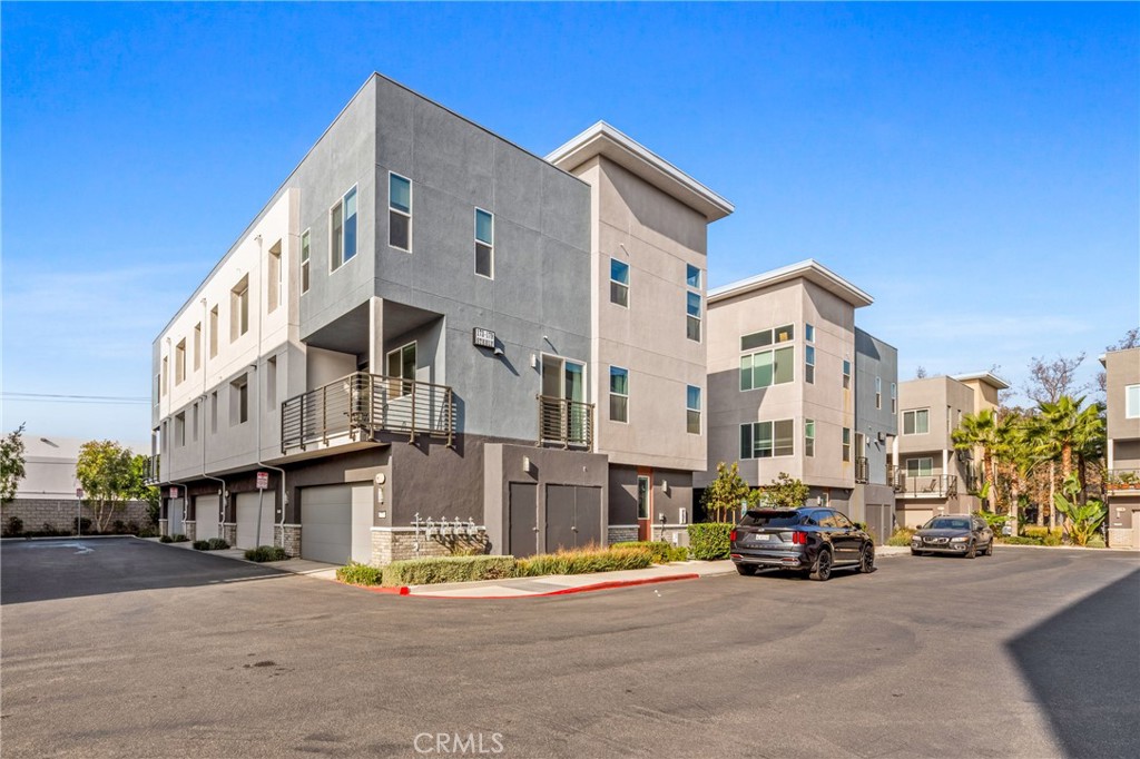 179 Steely Irvine, CA 92614 - Photo 29 of 39 exterior rear and side