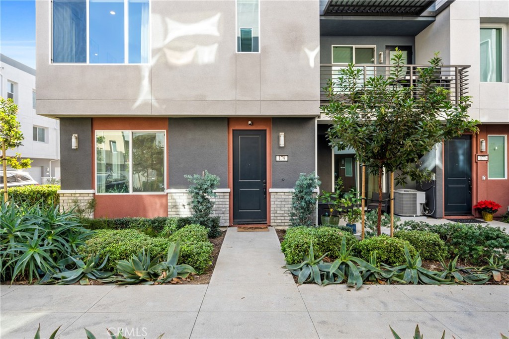 179 Steely Irvine, CA 92614 - Photo 3 of 39 Front entrance