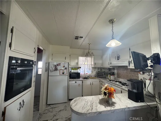 $75,000 | 881 North Lake Street, Unit 313, Hemet, CA 92544