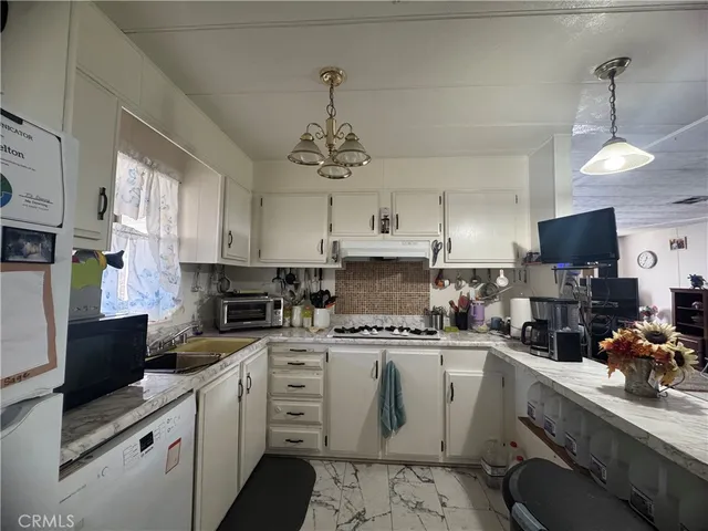 $75,000 | 881 North Lake Street, Unit 313, Hemet, CA 92544