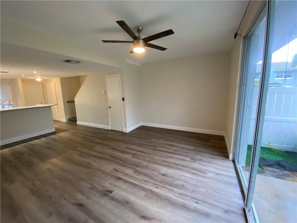 1078 Jeffery Street Boca Raton, FL 33487 - Photo 9 of 18 IMG_9981