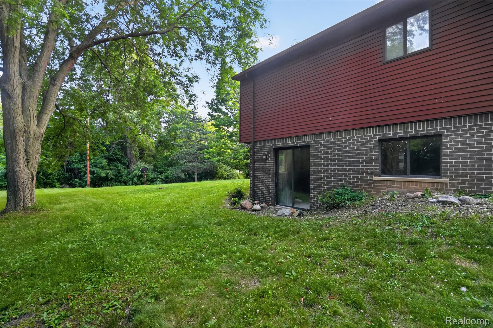 16955 English Road Manchester, MI 48158 - Photo 36 of 37 37-16955-English-Rd-WindowStill-Photography.jpg
