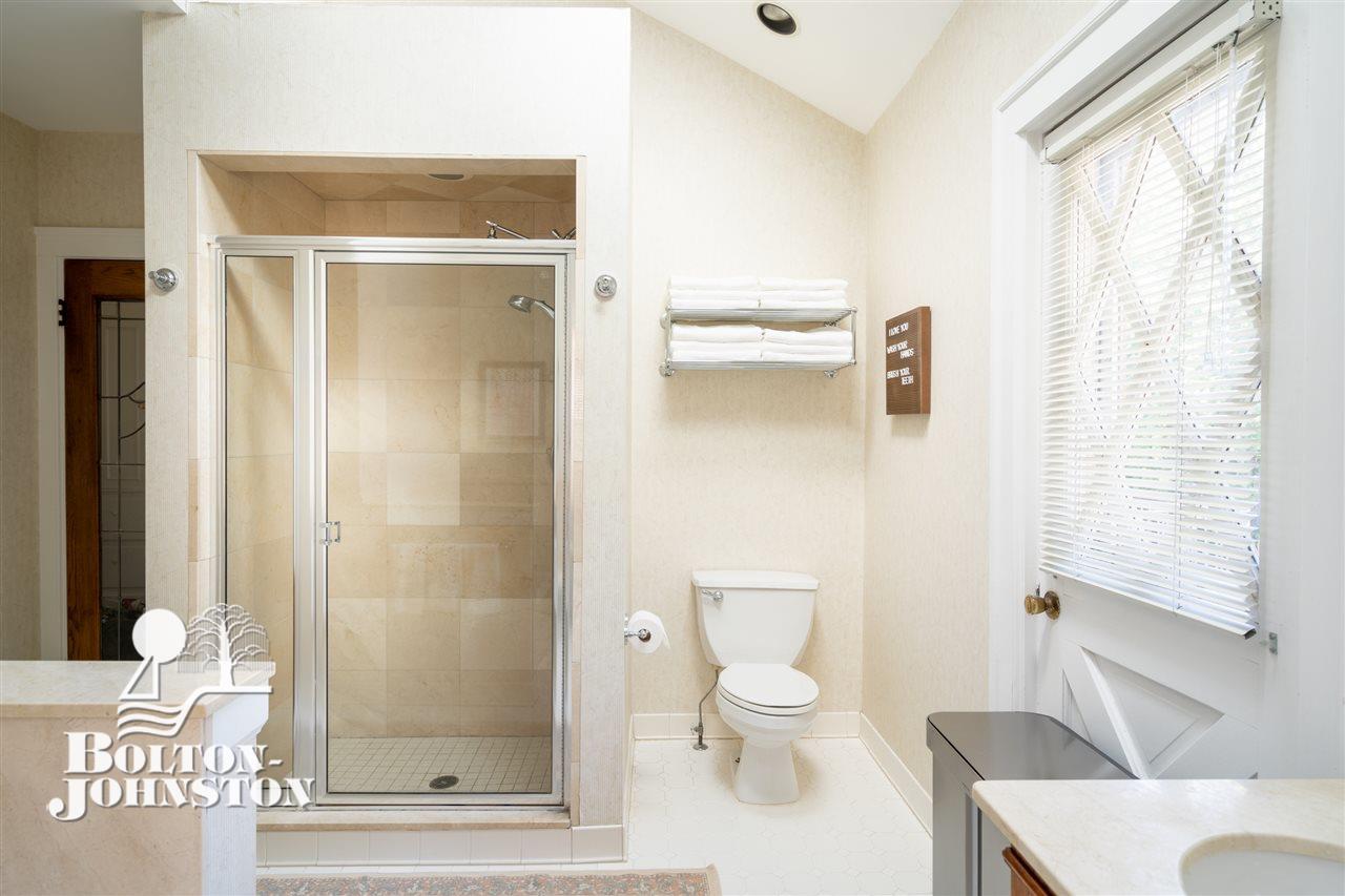 923 Washington Road Grosse Pointe, MI 48230 - Photo 39 of 56 31388291-38.JPG
