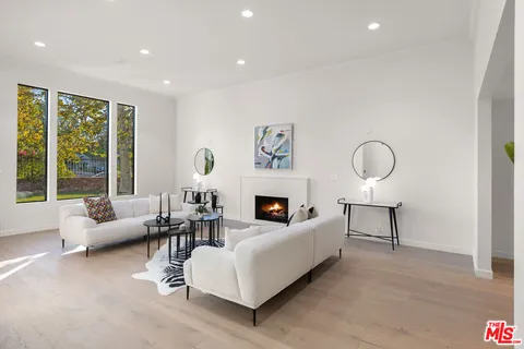 $3,899,000 | 4256 Tarzana Estates Drive, Tarzana, CA 91356