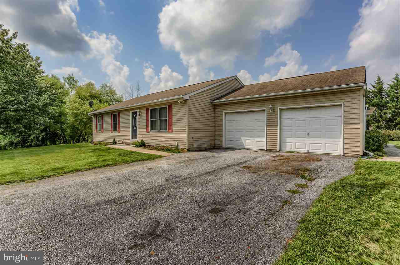 818 Hostetter Road Hanover, PA 17331 - Photo 3 of 33