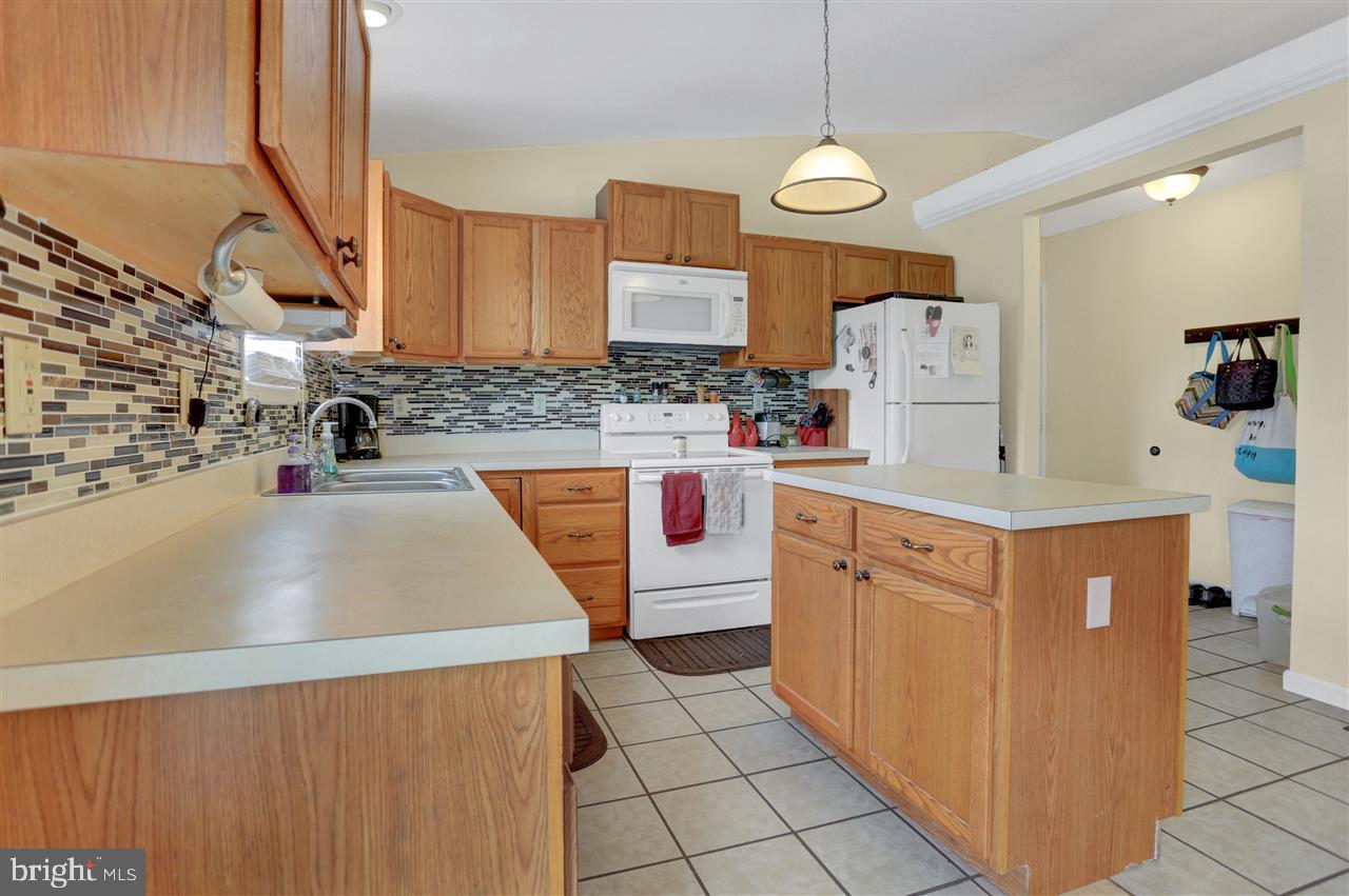 818 Hostetter Road Hanover, PA 17331 - Photo 8 of 33
