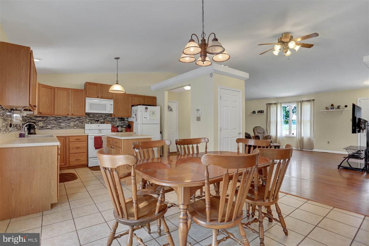 818 Hostetter Road Hanover, PA 17331 - Photo 10 of 33