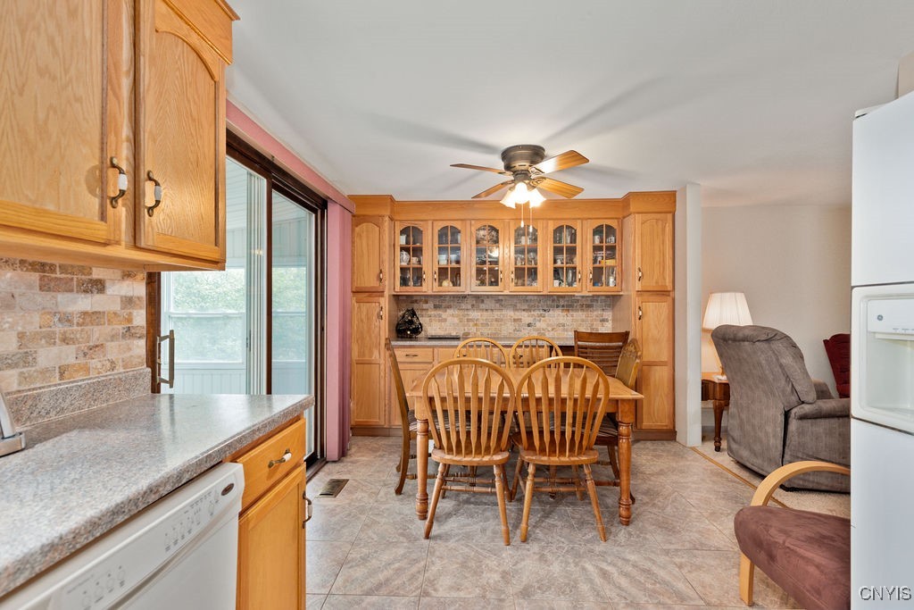 8486 Partridge Way Clay, NY 13041 - Photo 7 of 23