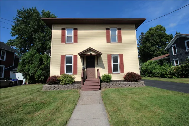 $182,500 | 11 Van Buren Street, Murray, NY 14470