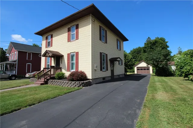 $182,500 | 11 Van Buren Street, Murray, NY 14470