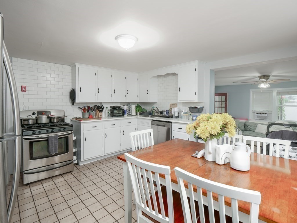 35 Bryant Street Everett, MA 02149 - Photo 13 of 41