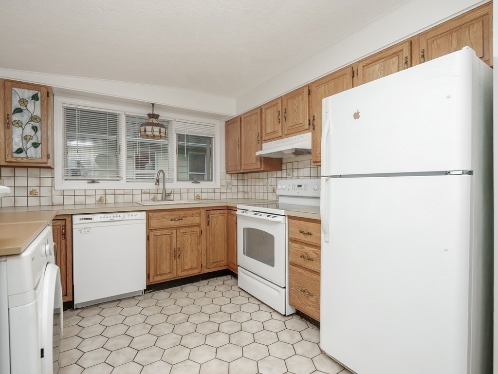 35 Bryant Street Everett, MA 02149 - Photo 24 of 41