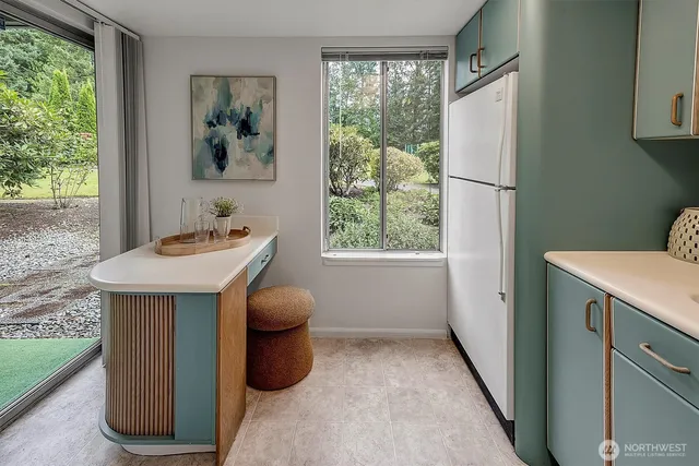 $400,000 | 4641 West Lake Sammamish Parkway Southeast, Unit F105, Issaquah, WA 98027