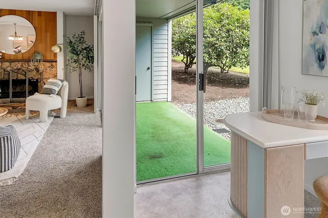 $400,000 | 4641 West Lake Sammamish Parkway Southeast, Unit F105, Issaquah, WA 98027