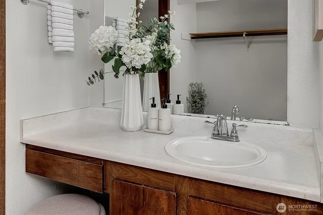 $400,000 | 4641 West Lake Sammamish Parkway Southeast, Unit F105, Issaquah, WA 98027