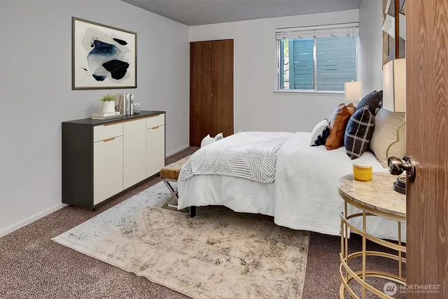 $400,000 | 4641 West Lake Sammamish Parkway Southeast, Unit F105, Issaquah, WA 98027